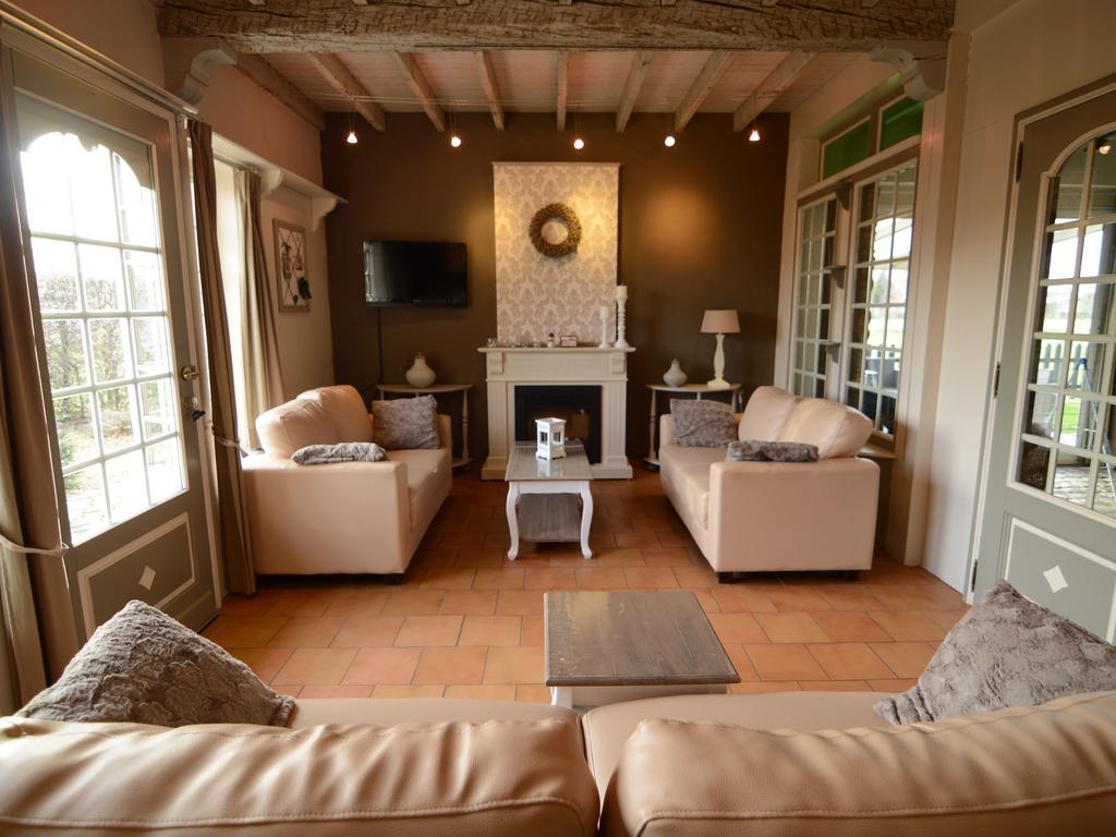 Charming Holiday Home In Zele Near The Forest Bagian luar foto