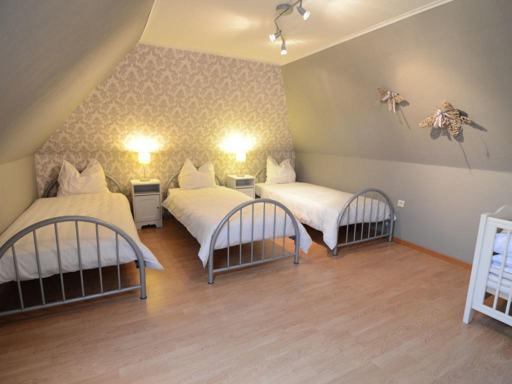 Charming Holiday Home In Zele Near The Forest Bagian luar foto